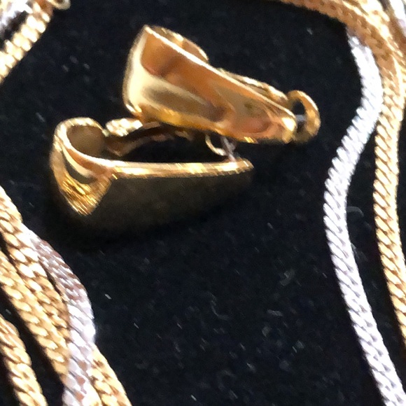 Closet Clear Out 🔥🔥🔥 Vintage Monet 2Tone Necklace & Premier Designs Earrings - Picture 4 of 11